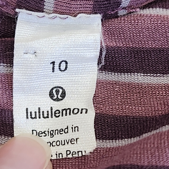 Lululemon Size 10 Striped V-Neck Women's Top - Picture 5 of 6